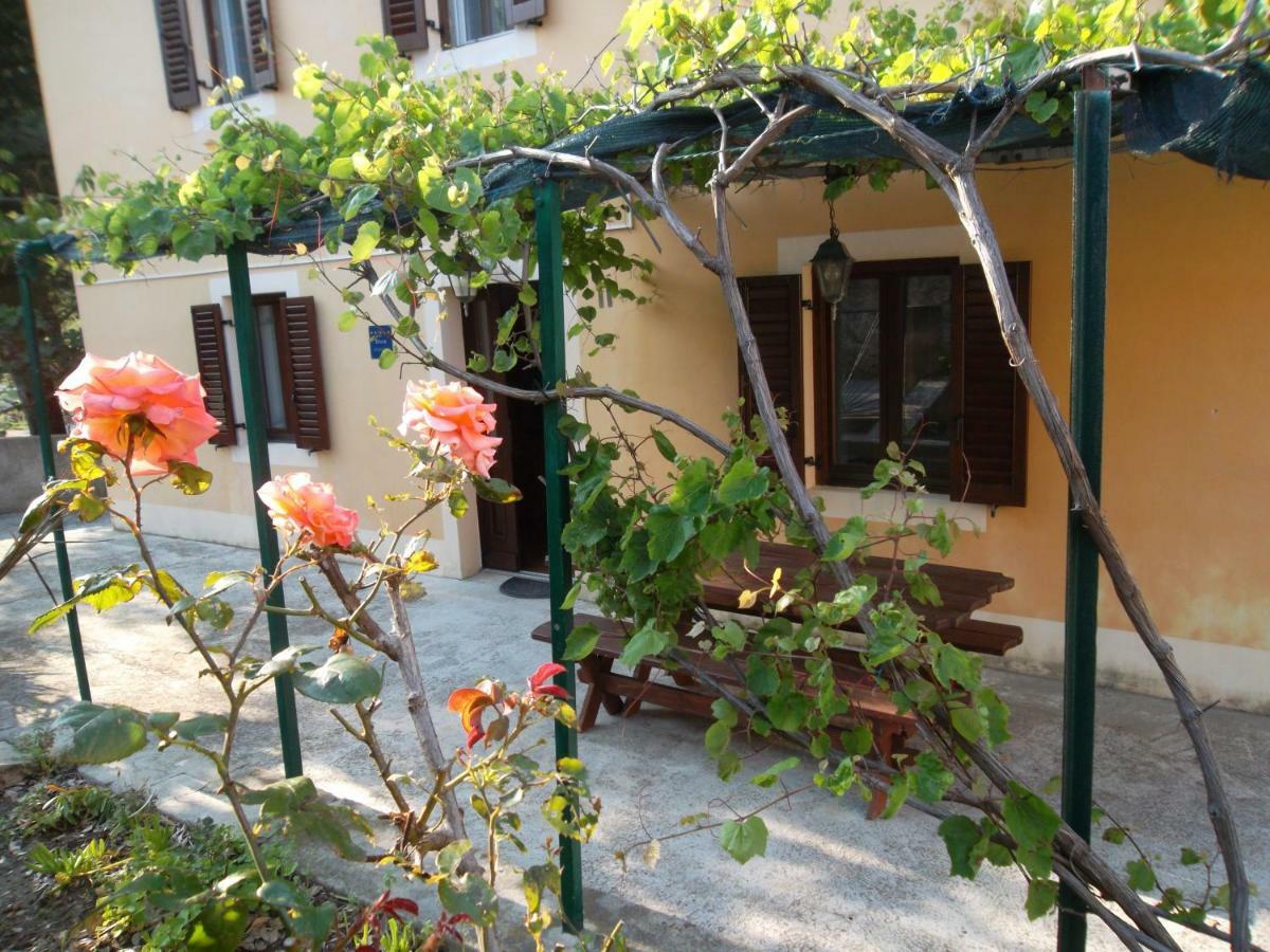Hodak Apartment Nerezine Exterior photo